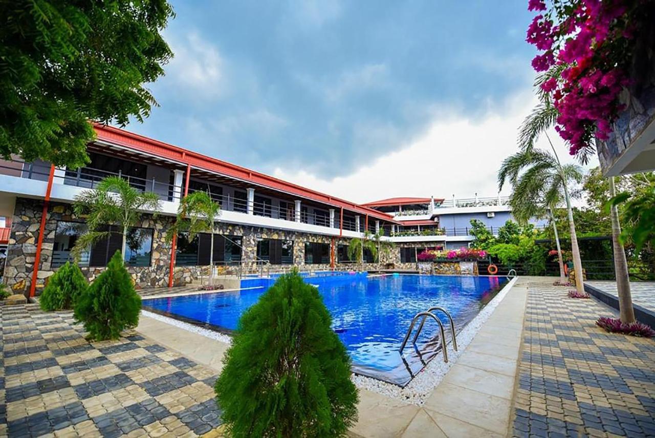 Centauria Wild Hotel Udawalawe Eksteriør billede