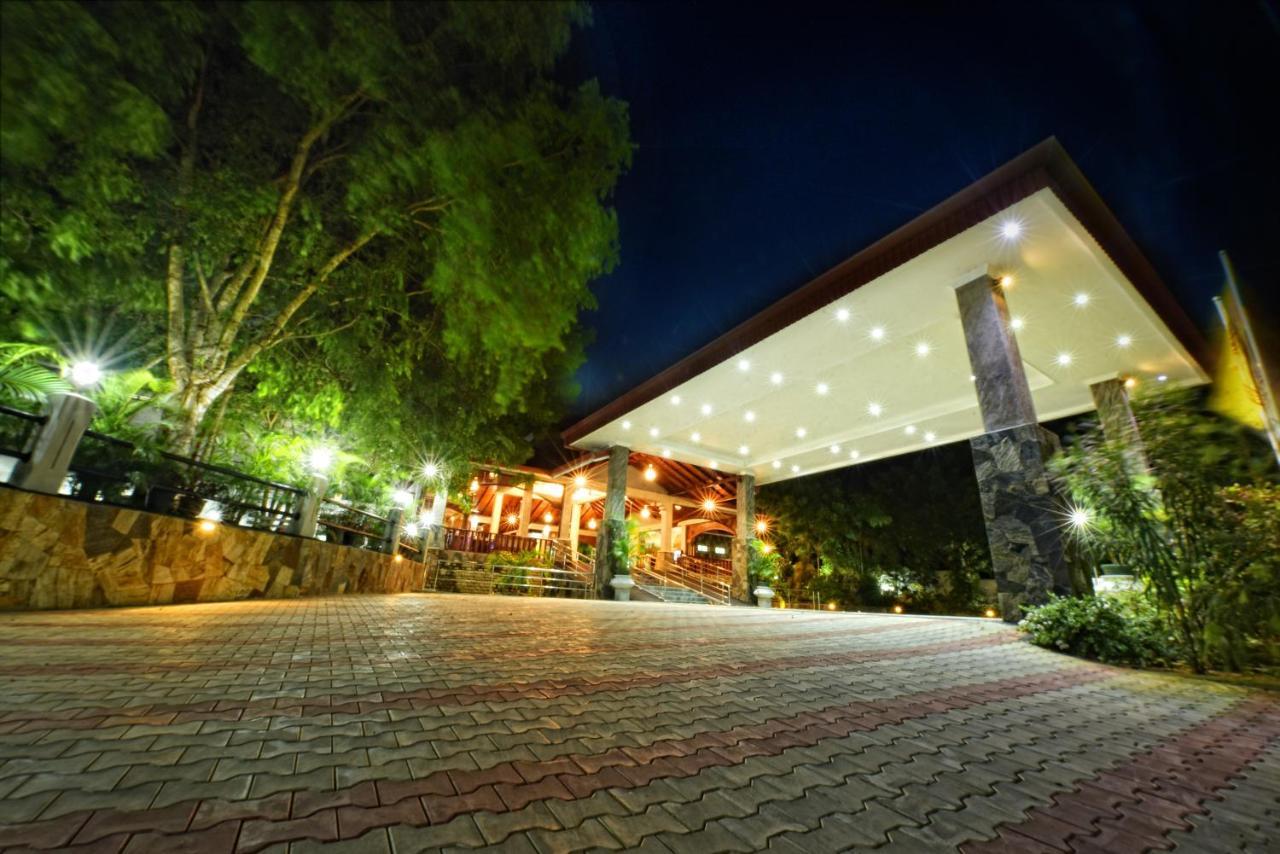 Centauria Wild Hotel Udawalawe Eksteriør billede