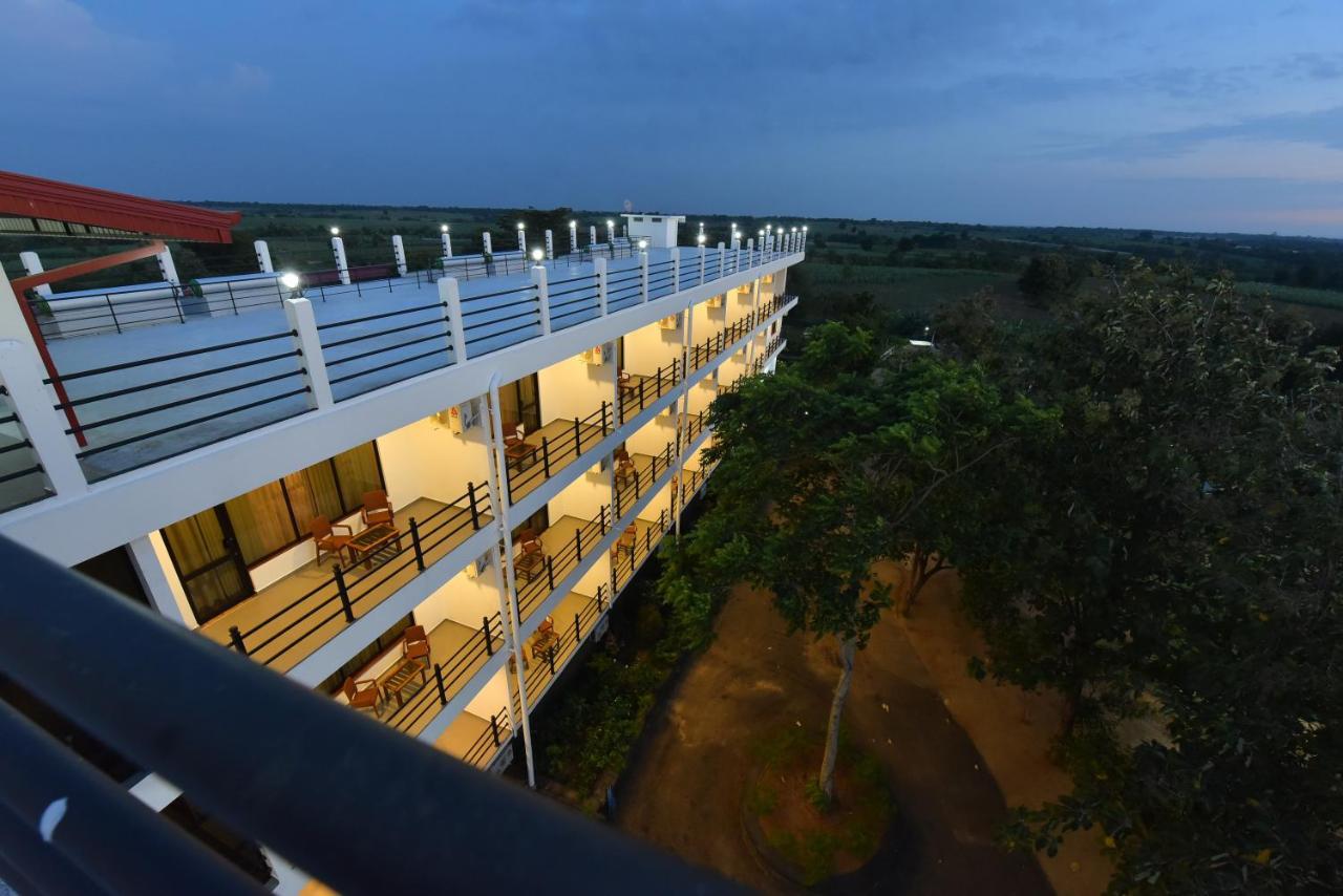 Centauria Wild Hotel Udawalawe Eksteriør billede