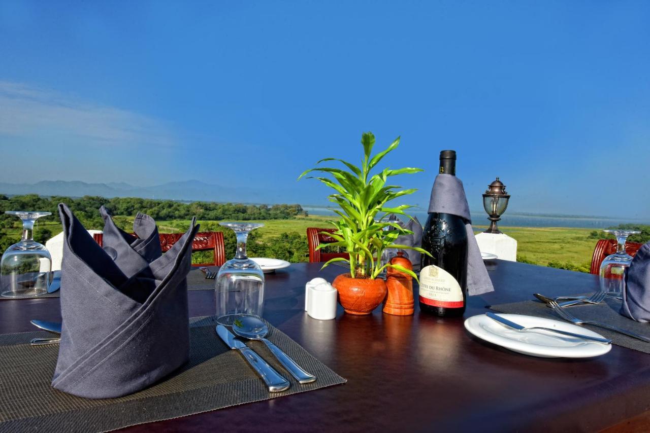 Centauria Wild Hotel Udawalawe Eksteriør billede