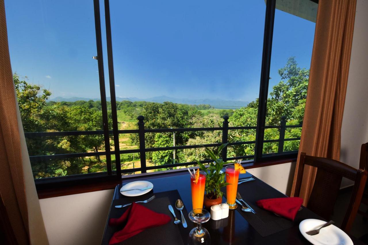 Centauria Wild Hotel Udawalawe Eksteriør billede
