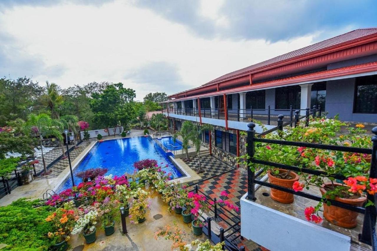 Centauria Wild Hotel Udawalawe Eksteriør billede