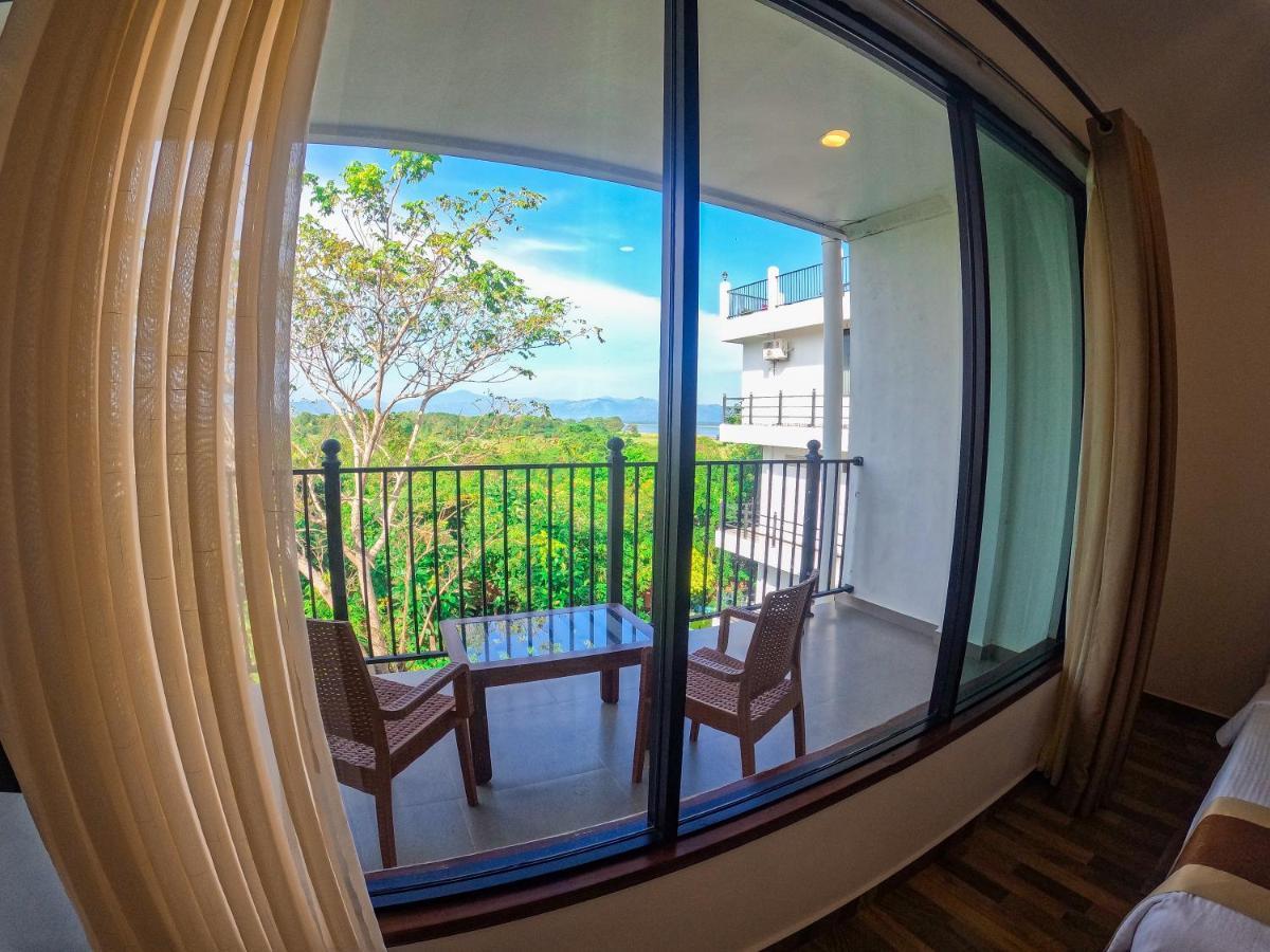 Centauria Wild Hotel Udawalawe Eksteriør billede