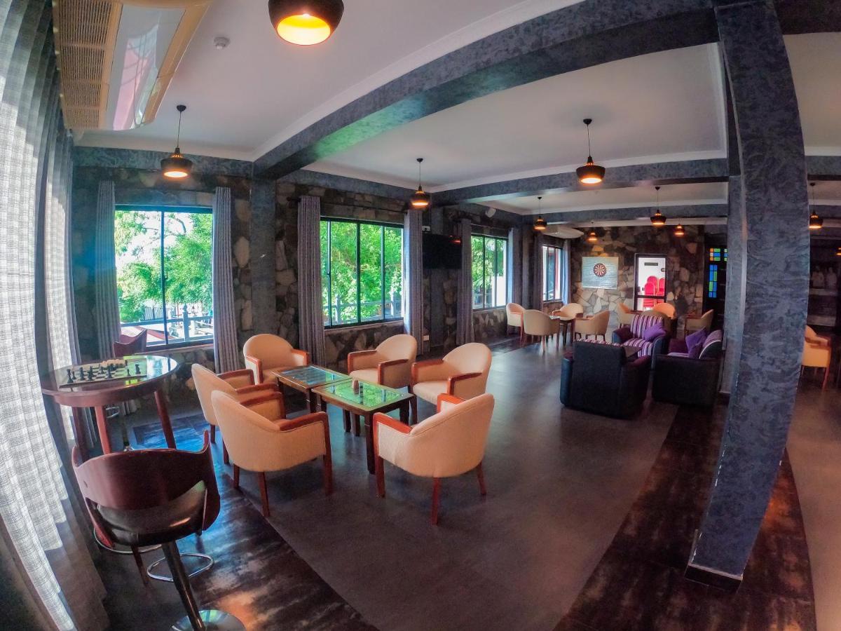 Centauria Wild Hotel Udawalawe Eksteriør billede