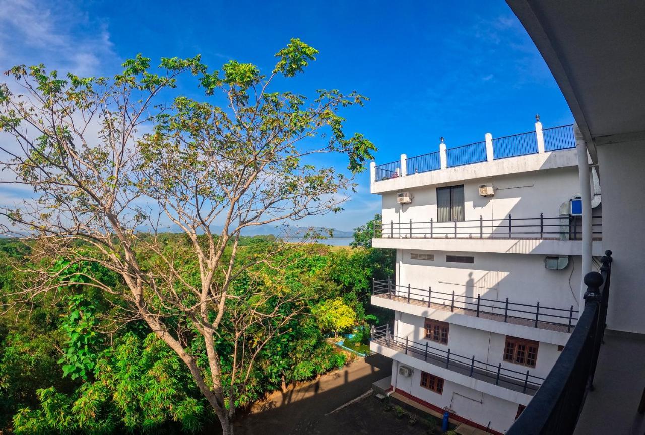 Centauria Wild Hotel Udawalawe Eksteriør billede