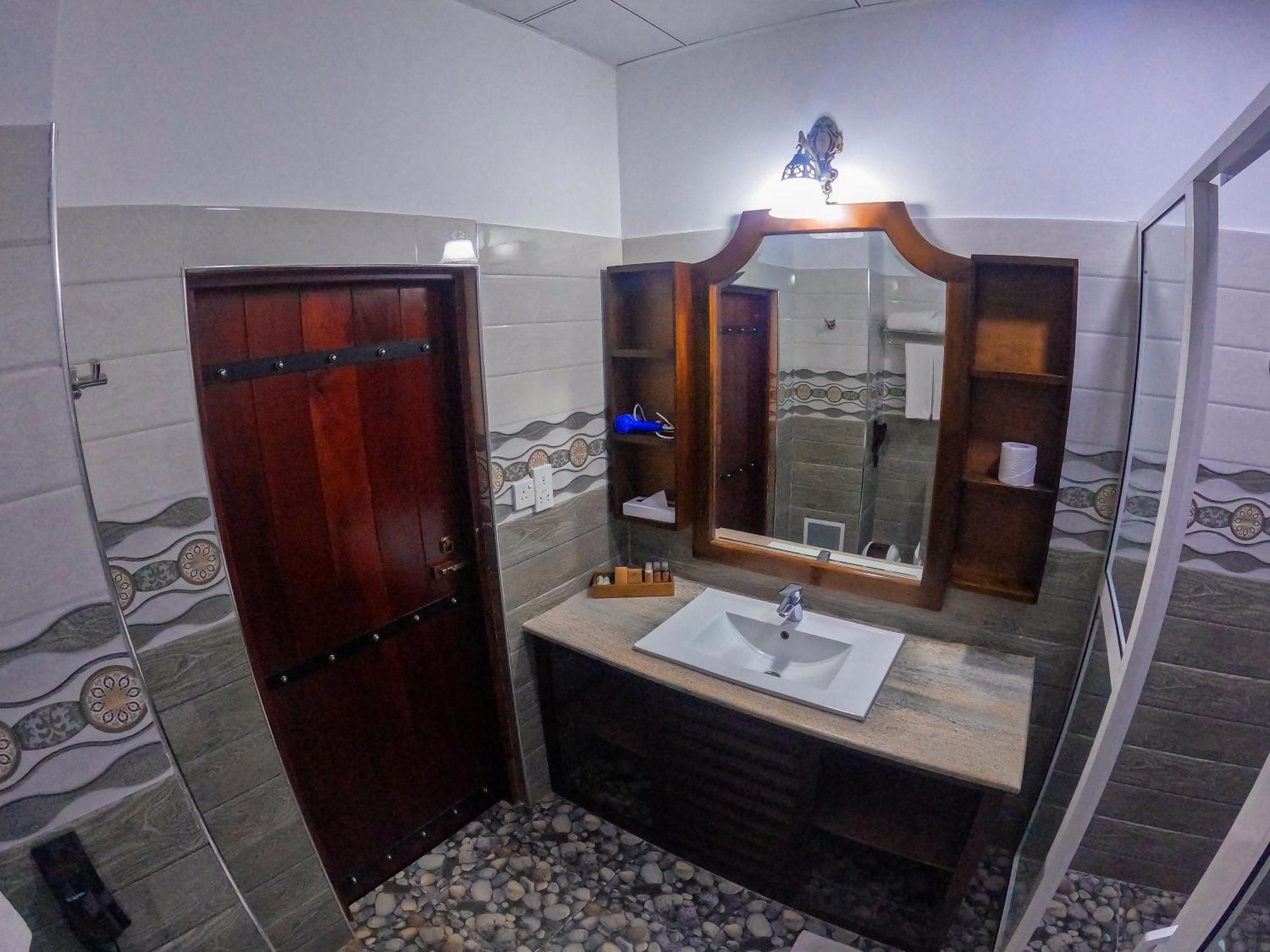 Centauria Wild Hotel Udawalawe Eksteriør billede