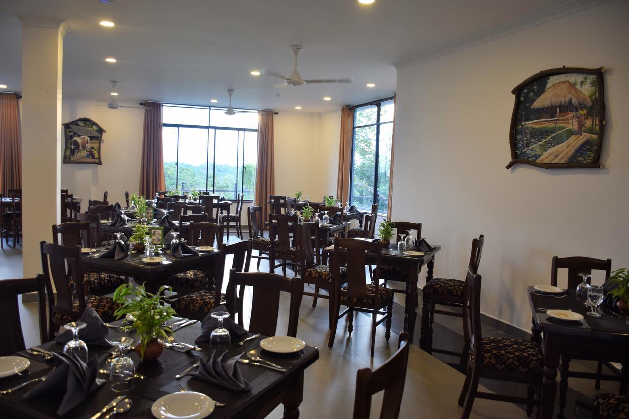 Centauria Wild Hotel Udawalawe Eksteriør billede